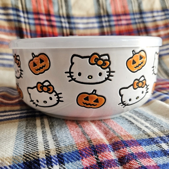 Hello Kitty Ceramic Halloween Food Storage Bowl (Medium) - Picture 1 of 4